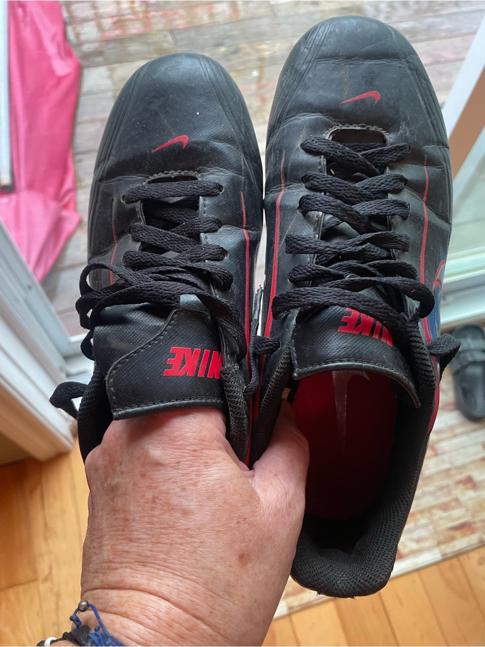 Nike Men’s Black & Red foot Shoes